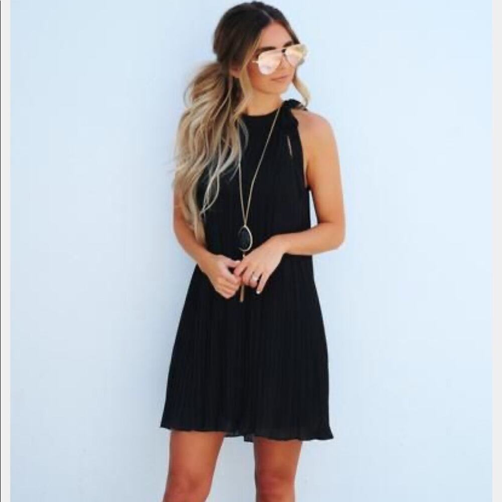 Hope’s Black Pleated LBD Dress Large